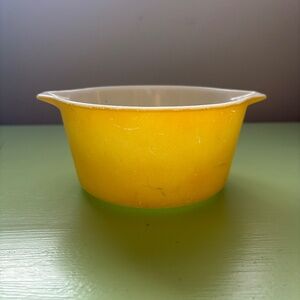 Vintage 473 Yellow PYREX 1 quart Casserole Dish